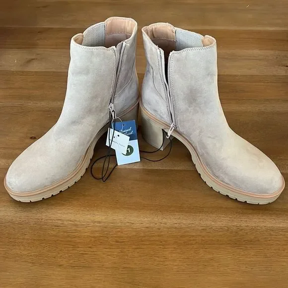 BNWT Women Boots Size 11 - Picture 2 of 6